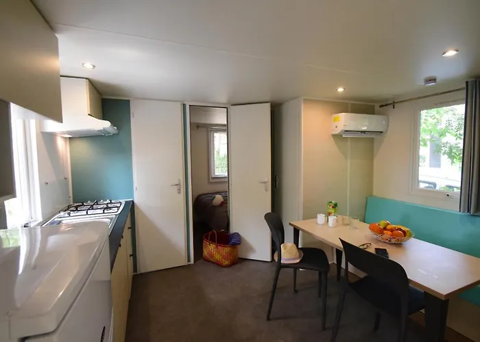 مكان تخييم Les Salisses - Maeva فيا